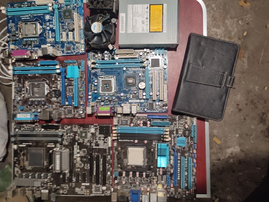 Комплект материнок и т.д.