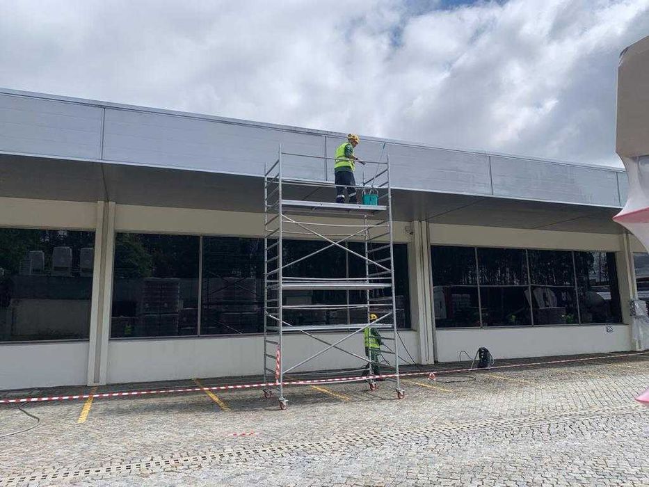 Alugo Torre de andaime móvel em ferro até 10m de altura