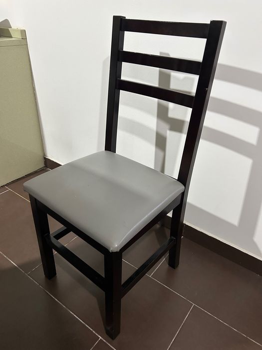 Conjunto de Cadeiras de Mesa