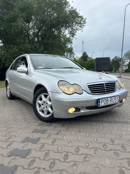 Samochód Mercedes