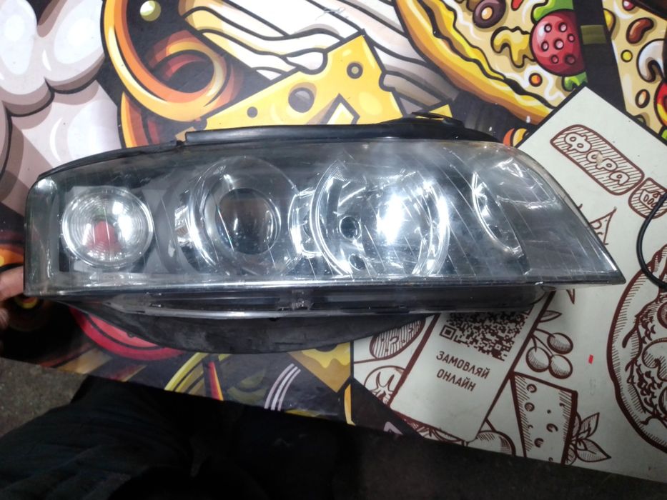 Фара правая Audi a6 c 5 2001-2004)г