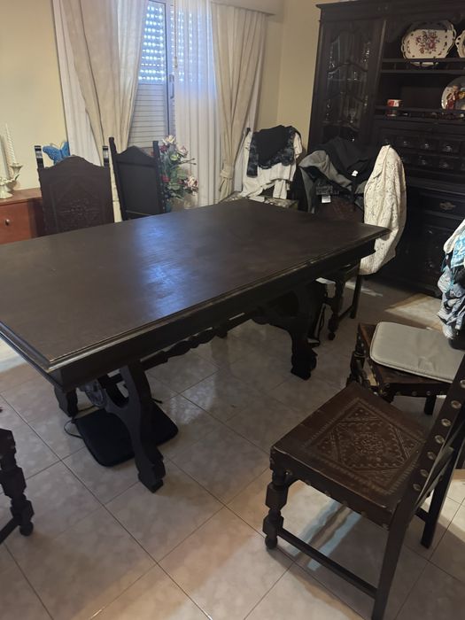 Mesa de sala de jantar madeira com 7 cadeiras