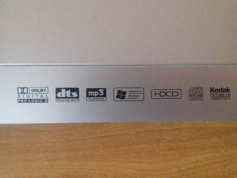 Продам DVD програвач