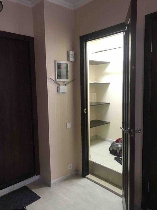 Продам 2к квартиру Новые Дома Метро Дворец спорта. 4й\9ти