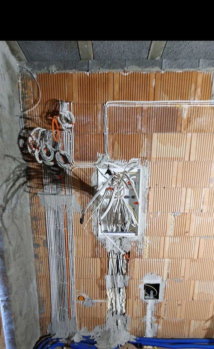 Elektryk, instalacje elektryczne, pomiary odbiorowe.