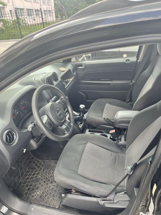 Продам автомобіль Jeep