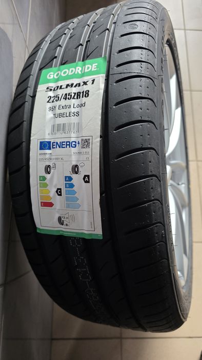 Koła zimowe 225/45R18 Audi A4 B8 B9 Audi C6 C7 C8 VW Passat montaż