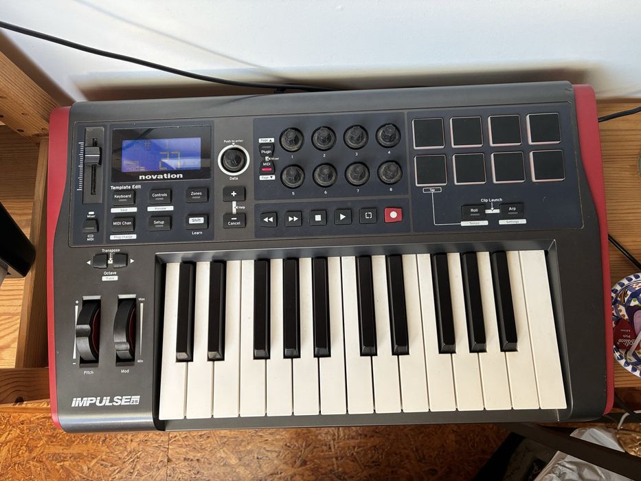 Novation Impulse 25 piano MIDI