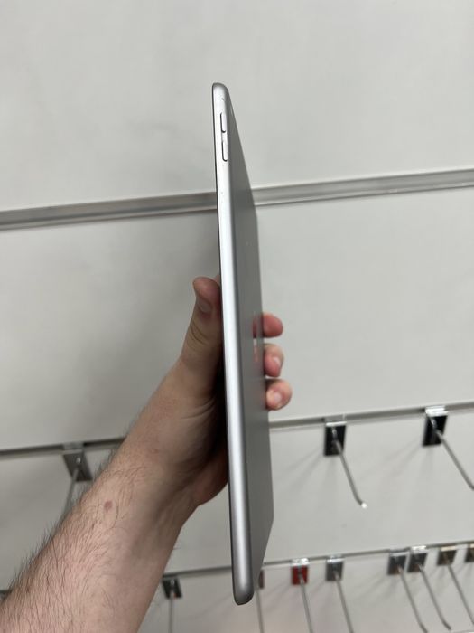 iPad 5 128GB Space