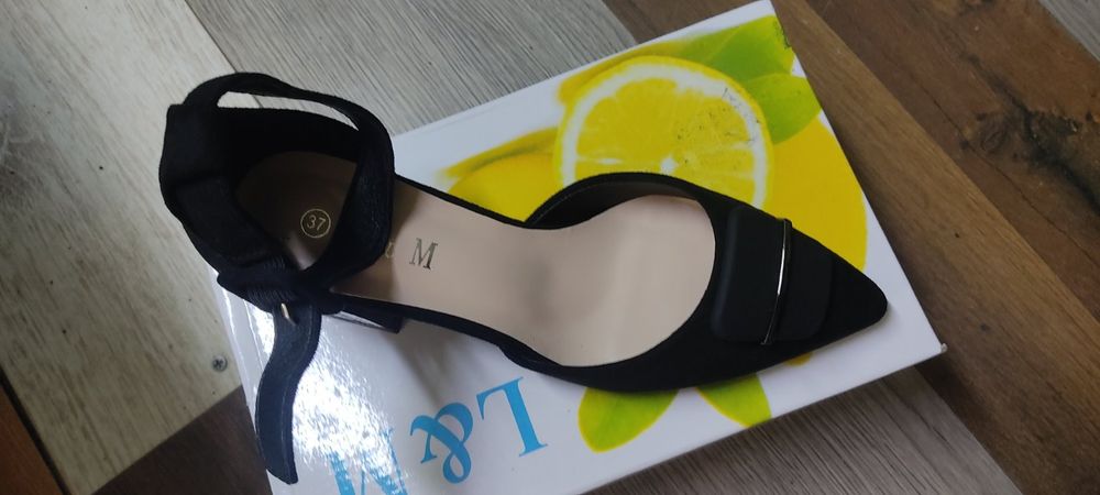 Продам женские летние босоножки
