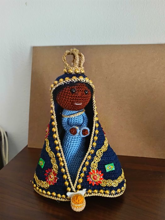 Nossa senhora de Aparecida em amigurumim