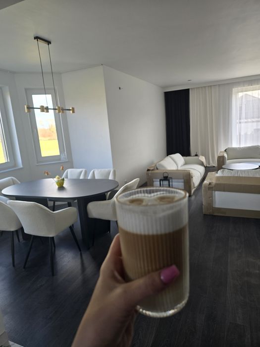 Stół rozkładany 140-200 cm, owalny, czarny