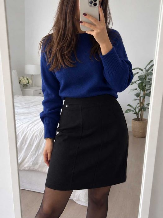 Elegancka czarna spódnica z wełną 25% wool office