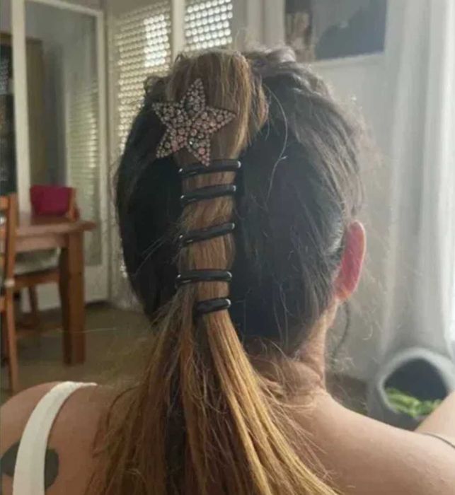 Вау!Резинка пружинка по-новому и не сечет волосы.Бублик для Гульки