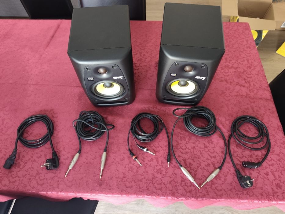 Par de Monitores KRK Rockit 5 (RPG2)