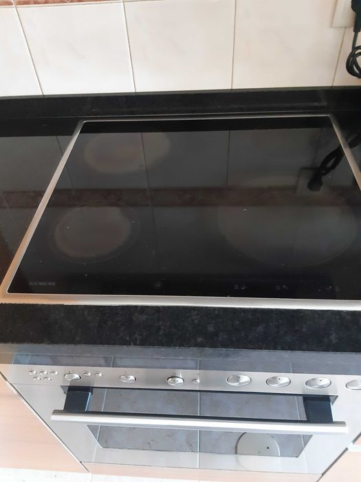 Forno e Placa Vitrocerâmica SIEMENS Avariados