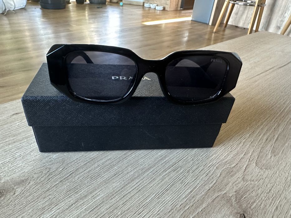 Okulary przeciwsłoneczne Prada