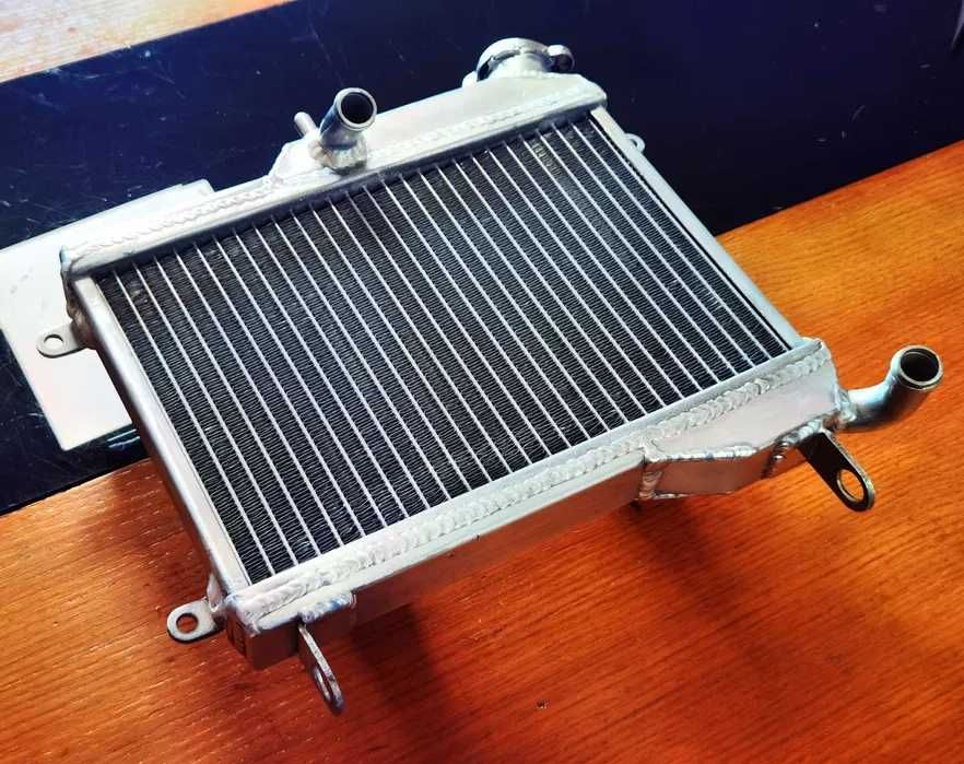 Radiador Yamaha TZR250 1KT 2MA 2XW desde o ano de 1987 ao ano de 1989.