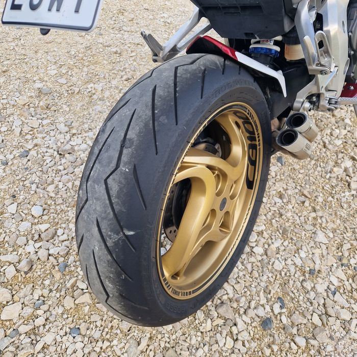 Honda cb 1000r tricolor