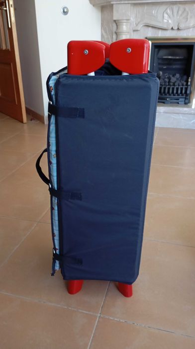 Cama/parque de viagem e respetivo conjunto