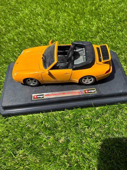 Miniatura Porsche 911 Carrera Cabriolet Bburago 1:24
