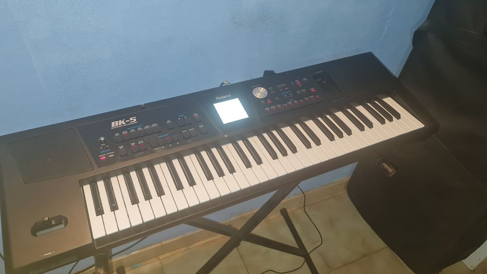 Teclado Roland BK-5  (ATENÇÃO (pagamento e entrega em mão)