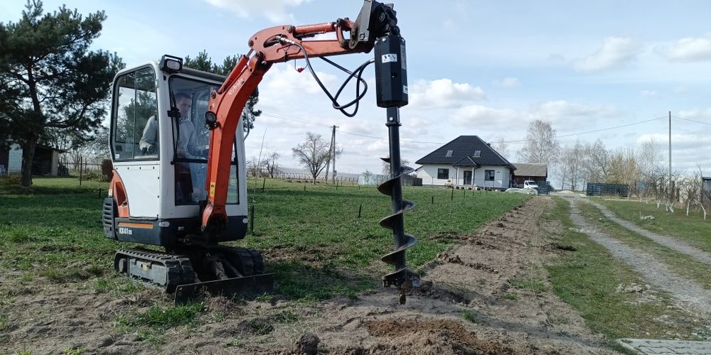 Usługi glebogryzarką separacyjną , wiertnicą,kosiarką bijakową, minikoparka