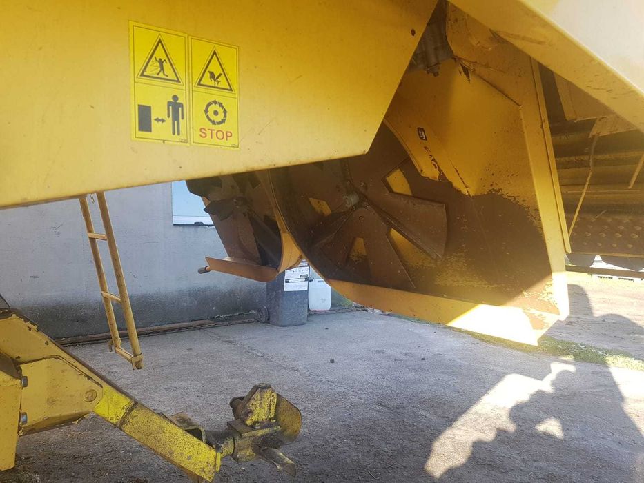 Kombajn NEW HOLLAND TX66 w bardzo dobrym stanie