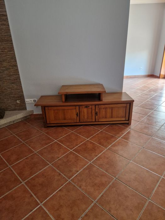 Mobile cristaleira +Mobile de televisão