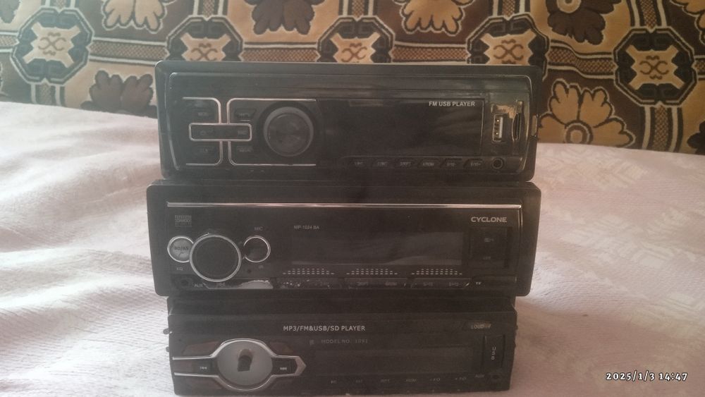 Продам магнитолы на запчасти