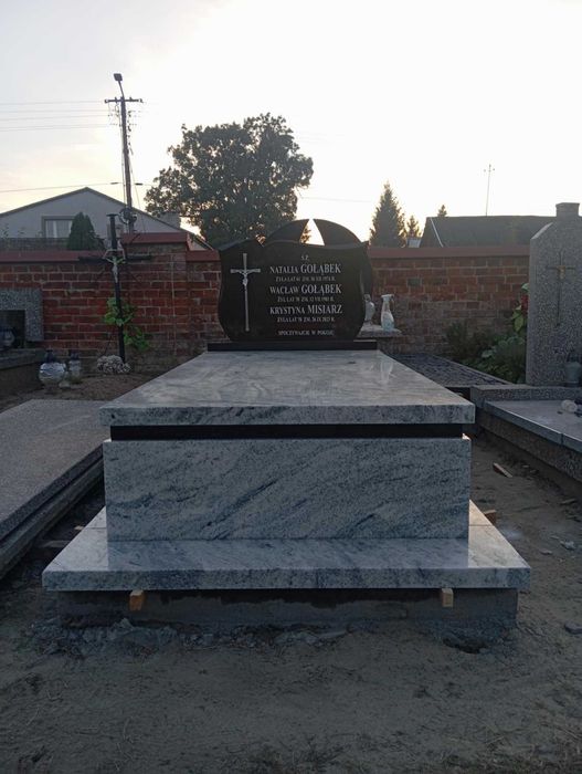 Nagrobki granitowe - konkurencyjne ceny!