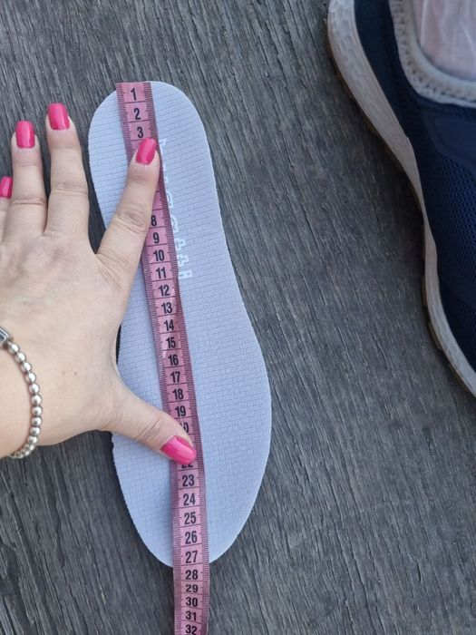 Дуже гарні та якісні  кросівки Bugatti 41-26.5