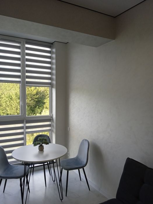 Фарбування малярні роботи монтаж молдинга ,багета ,шпалер.