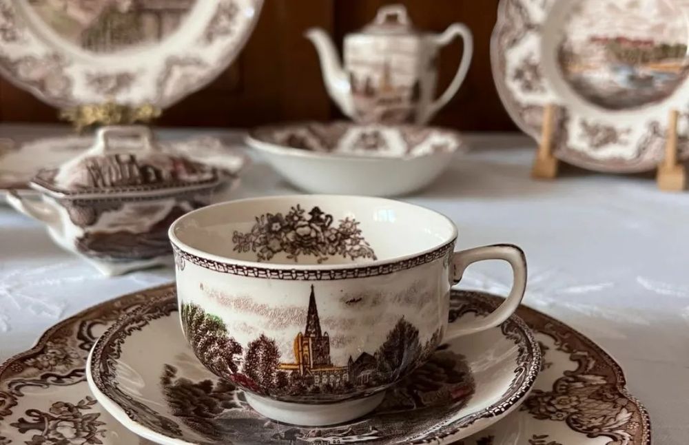 Гарний сервіз Johnson Bros England на 12 персон