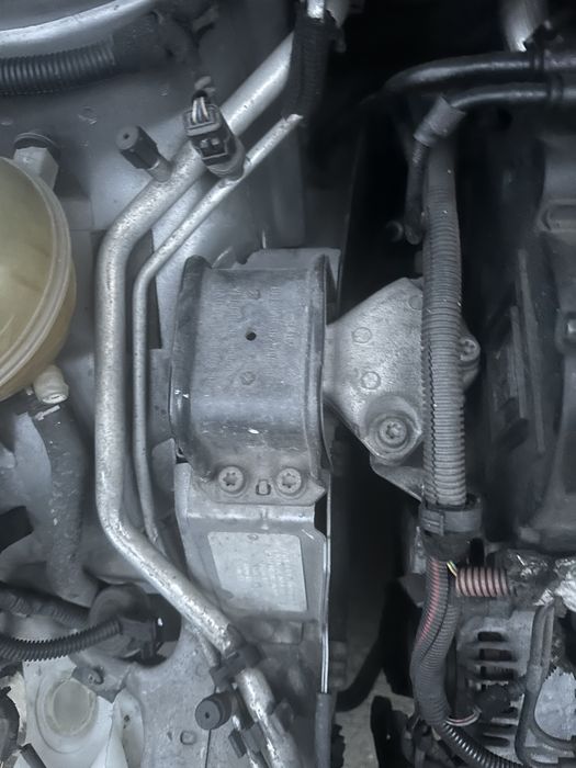 Apoio do motor lado direito Peugeot 307  Hdi