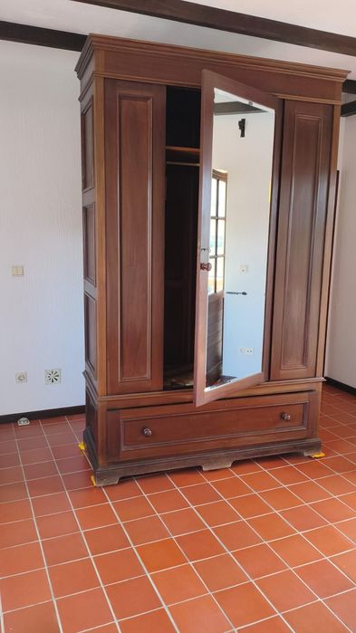 Roupeiro Madeira Maciça