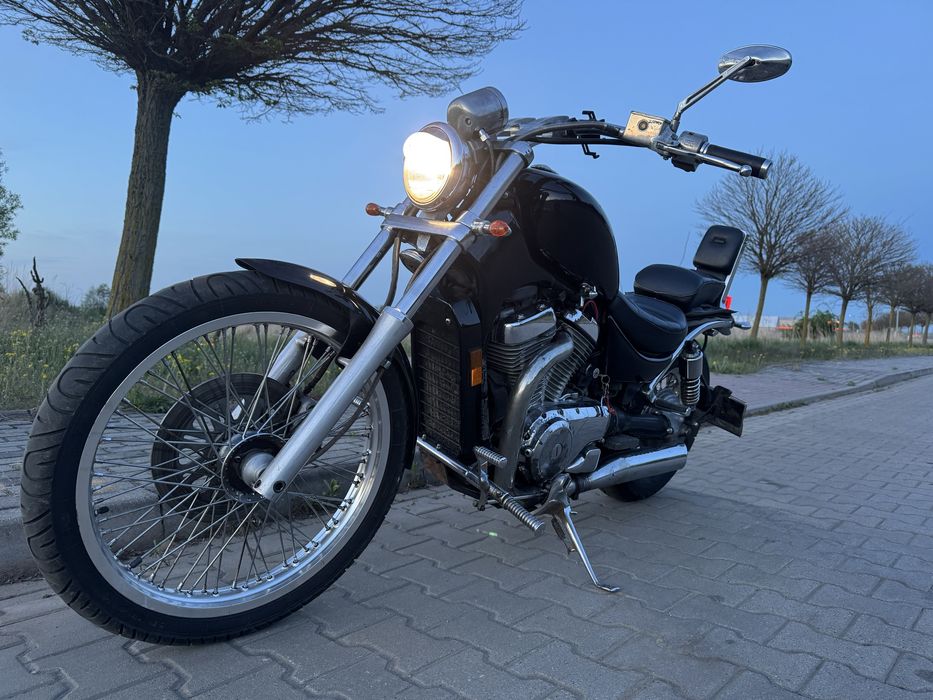 Suzuki intruder  Vs 750