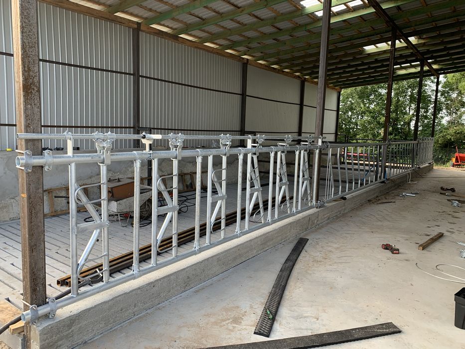 Drabiny zatrzaskowe skośne dla bydła wygrody przegrody przęsła