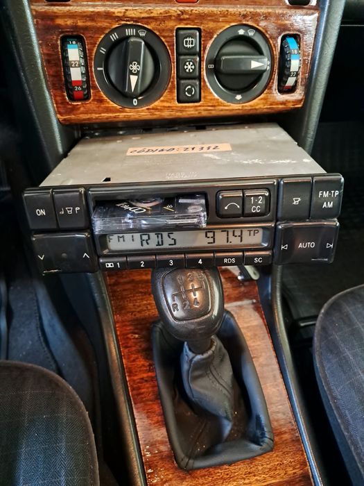 Rádio Clássico Mercedes + Pasta de Cassetes e MAIS