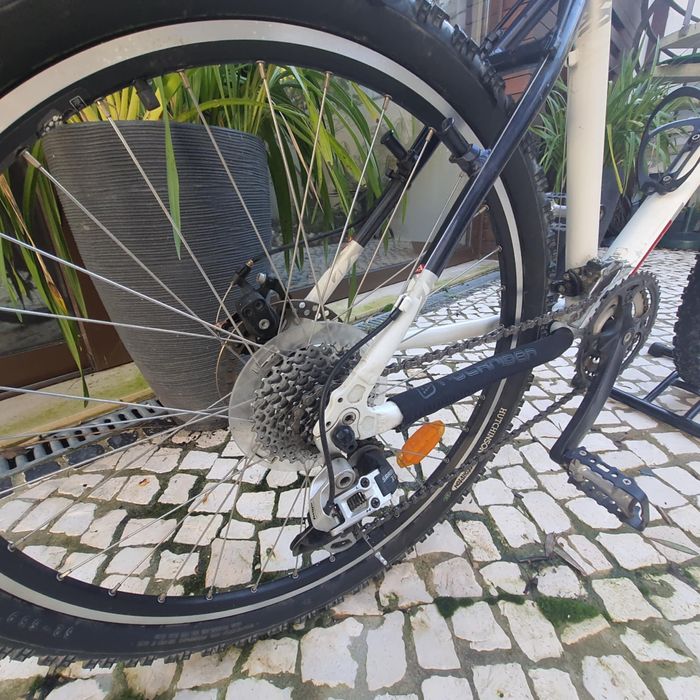 Bicicleta BTT Rockrider e bicicletas pasteleiras