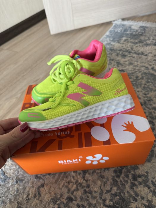 Кросівки для дівчинки 31 р. 19 см