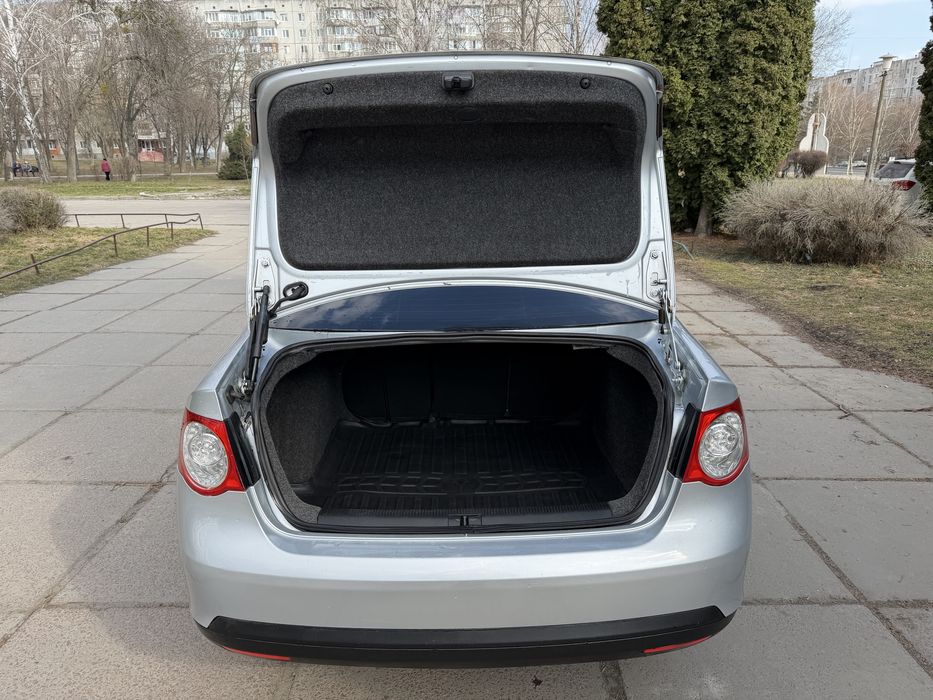 Volkswagen Jetta 2008 На автоматі Газ/бензин