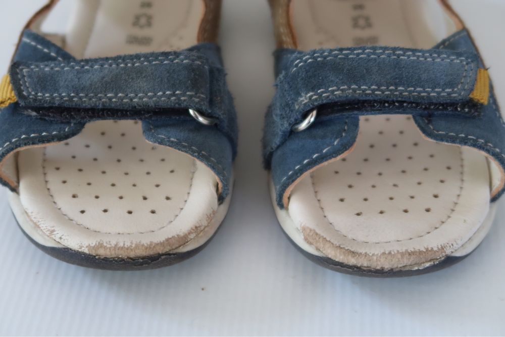 Sandały dziecięce Geox r. 25 skórzane dobry stan