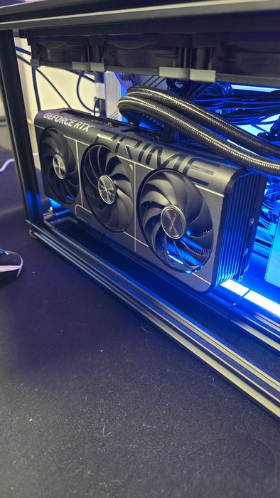 ASUS GeForce RTX 5080 OC 16GB GDDR7 6 meses uso