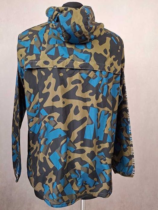 Nike Essentialis Camo Dubai Windrunner Kurtka męska do biegania L