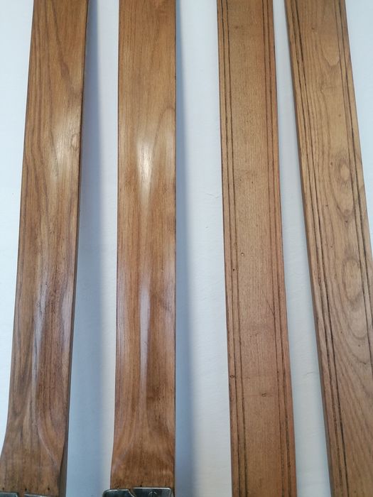 Stare narty zabytkowe