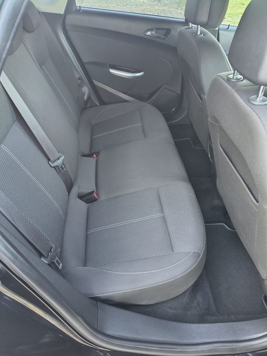 OPEL Astra  J 2010r.