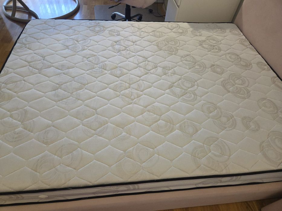 IMPERDÍVEL RIGOROSAMENTE NOVA!!! Conjunto de cama e mesa de cabeceira