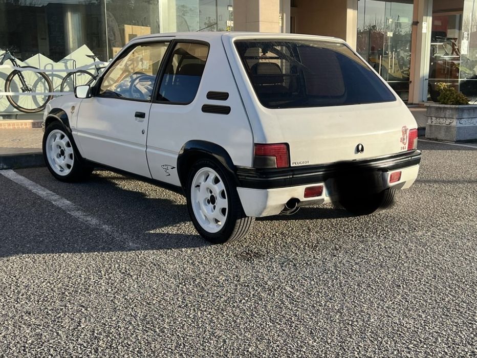 Vendo 205 xad 1.8d e outro igual para pecas mas tambem esta andar