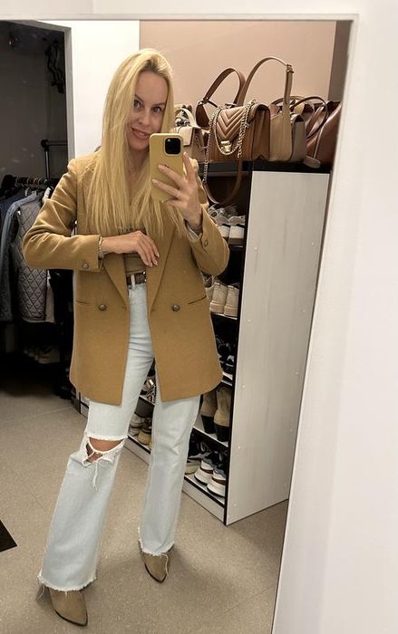 Фантастичний вовняний піджак із щільної тканини від бренду zara